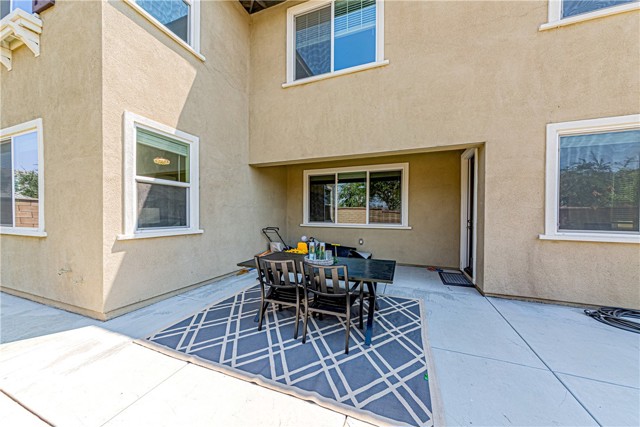 4040 S Bowery Place, Ontario CA: https://media.crmls.org/medias/513064e6-5e87-42cb-98bc-4c6248f7bf6c.jpg