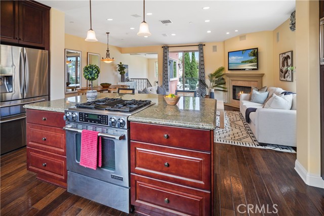 615 Pacific Coast Highway, Redondo Beach, California 90277, 3 Bedrooms Bedrooms, ,3 BathroomsBathrooms,Residential,Sold,Pacific Coast Highway,SB22124725