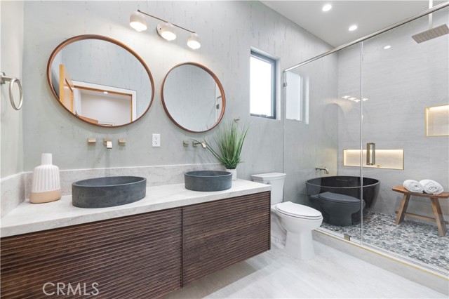 Detail Gallery Image 24 of 73 For 4026 Garden Ave, Los Angeles,  CA 90039 - 5 Beds | 4/2 Baths