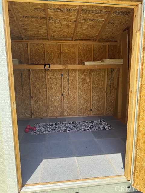 18822 Lister Lane, Huntington Beach CA: https://media.crmls.org/medias/51320569-0745-49bb-939f-9bc1248706ee.jpg