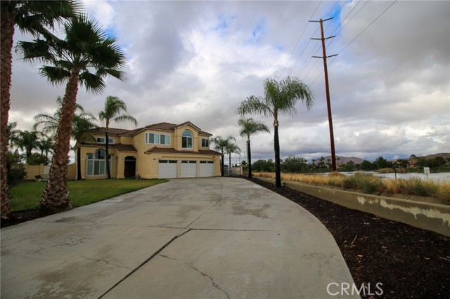 30499 Covecrest Circle, Menifee CA: https://media.crmls.org/medias/5132c239-f375-4388-9e23-8f915e40efa5.jpg