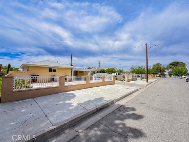 Detail Gallery Image 2 of 47 For 45431 Sancroft Ave, Lancaster,  CA 93535 - 4 Beds | 2 Baths