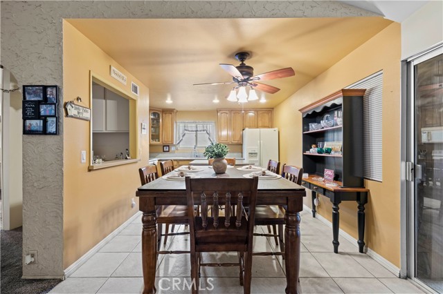 Detail Gallery Image 7 of 32 For 28004 Lakehurst Ave, Canyon Country,  CA 91351 - 4 Beds | 2 Baths