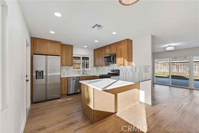 Detail Gallery Image 5 of 29 For 7041 Cameo St, Rancho Cucamonga,  CA 91701 - 4 Beds | 2 Baths