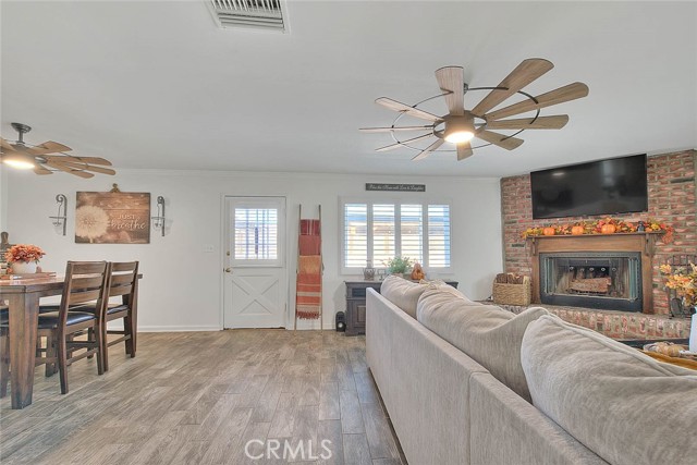 Detail Gallery Image 26 of 67 For 5026 Hersholt, Lakewood,  CA 90712 - 5 Beds | 2 Baths