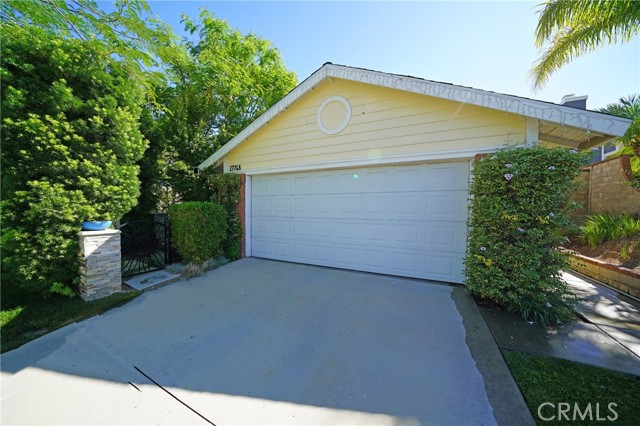 Image 2 of 38 For 27768 Crookshank Drive