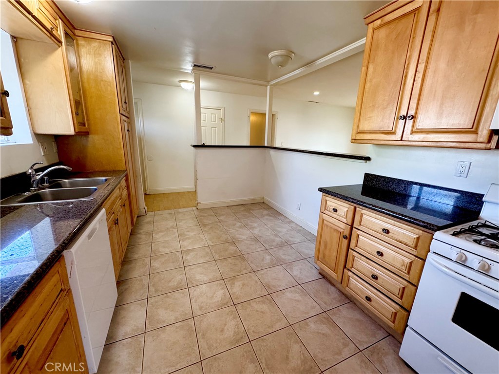 MLS #SR25175669 img 10