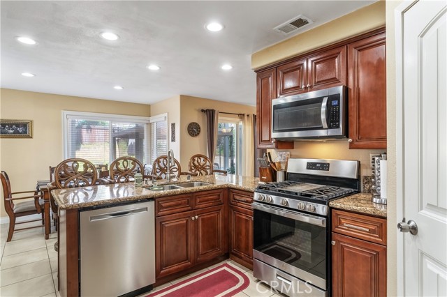 Detail Gallery Image 17 of 52 For 25454 Blackthorne Drive, Murrieta,  CA 92563 - 4 Beds | 3 Baths