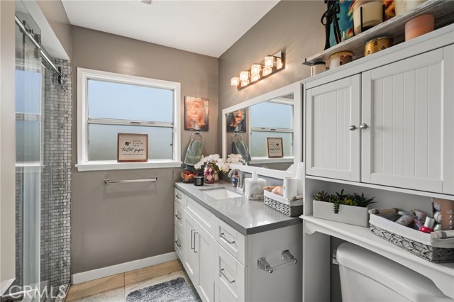 8745 Valjean Avenue, North Hills CA: https://media.crmls.org/medias/51370ee5-26df-40cc-b6b0-d7faf39e9a21.jpg