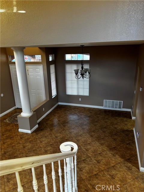 Detail Gallery Image 3 of 14 For 12533 Loma Verde, Victorville,  CA 92392 - 3 Beds | 2/1 Baths