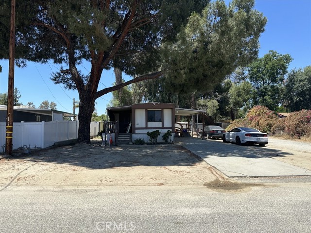 Detail Gallery Image 1 of 1 For 25901 1st St, Hemet,  CA 92544 - 2 Beds | 1 Baths