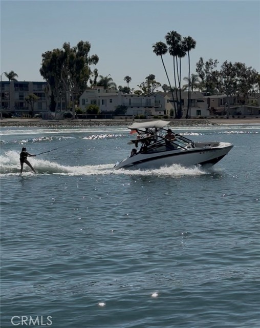 5972 Spinnaker Bay Drive, Long Beach CA: https://media.crmls.org/medias/513989e3-cfe8-4f77-ae88-eeb05dcdbb43.jpg