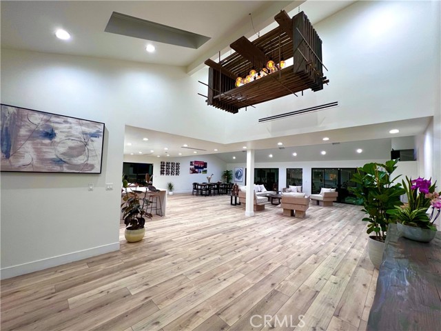 20301 Reaza Place, Woodland Hills CA: https://media.crmls.org/medias/513a175b-6a8a-49b4-9355-2bbd23d1df45.jpg