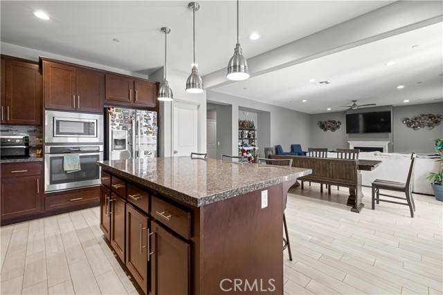 Detail Gallery Image 6 of 39 For 5052 Clematis Ct, Jurupa Valley,  CA 91752 - 5 Beds | 3/1 Baths