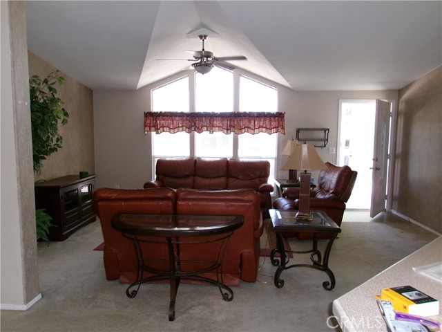 Detail Gallery Image 35 of 61 For 13983 Silver Lake Pl, Victorville,  CA 92395 - 3 Beds | 2 Baths