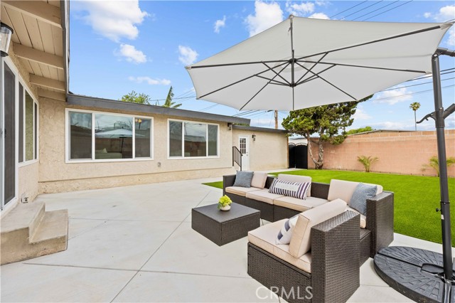 Detail Gallery Image 2 of 36 For 2141 E Center St, Anaheim,  CA 92806 - 4 Beds | 2 Baths