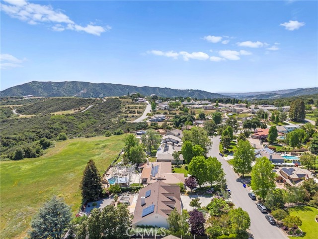 Detail Gallery Image 13 of 75 For 13678 Scenic Crest Dr, Yucaipa,  CA 92399 - 4 Beds | 2/1 Baths
