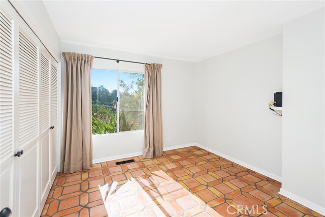 24971 KIT CARSON Road, Hidden Hills CA: https://media.crmls.org/medias/513c8b36-1967-4fbe-a9b9-3e9481e3552d.jpg