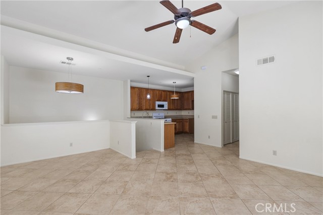 Detail Gallery Image 14 of 40 For 93 Kansas #202,  Redlands,  CA 92373 - 2 Beds | 2 Baths