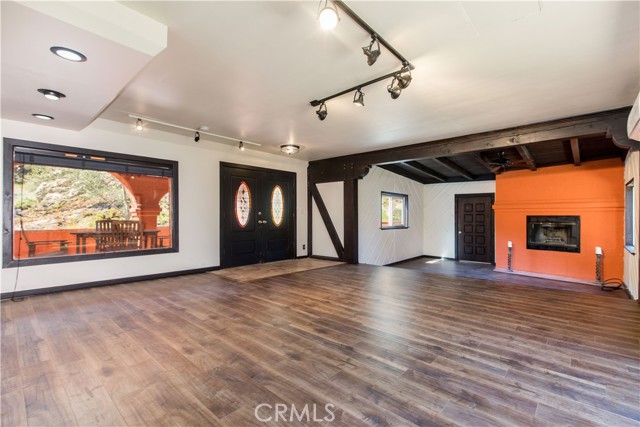 7846 Lilac Lane, Simi Valley CA: https://media.crmls.org/medias/513da8ff-9113-4c1d-853c-fb7060325758.jpg
