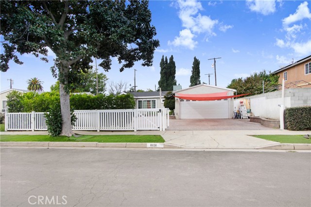Detail Gallery Image 1 of 1 For 8131 Jamieson Ave, Reseda,  CA 91335 - 4 Beds | 2 Baths