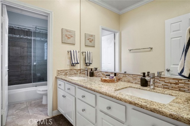 Detail Gallery Image 17 of 30 For 586 Grass Valley St, Simi Valley,  CA 93065 - 4 Beds | 3 Baths