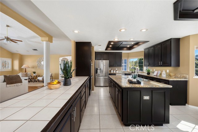 40115 Via Cordova, Temecula CA: https://media.crmls.org/medias/5140ef70-5681-4c8f-85eb-c0b96b90274a.jpg