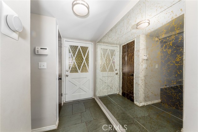 261 E Fig Avenue, Monrovia CA: https://media.crmls.org/medias/514144c0-b77f-4131-836f-58f0c983b039.jpg