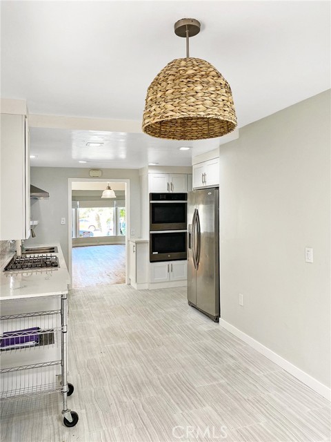 Detail Gallery Image 6 of 25 For 204 Avenue E, Redondo Beach,  CA 90277 - 3 Beds | 2 Baths