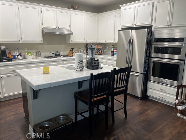 14105 Almond Grove Court, Eastvale CA: https://media.crmls.org/medias/5143f554-8fc5-4405-89a4-f0a52cc3e9d3.jpg