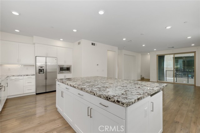 175 Cadence, Irvine CA: https://media.crmls.org/medias/5143f8e0-7c3d-4f24-b919-e9f79ad0dbe0.jpg