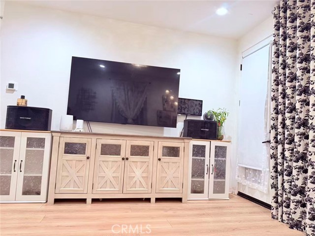 Detail Gallery Image 4 of 11 For 7599 Botany, Chino,  CA 91708 - 4 Beds | 3 Baths