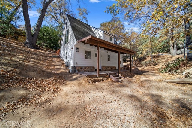180 Glen Avon Dr, Cedar Glen, CA 92407