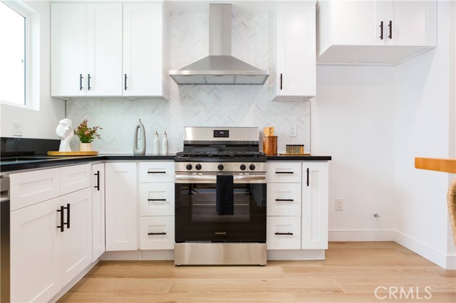 5106 O Sullivan Drive, Los Angeles CA: https://media.crmls.org/medias/514578f2-d89b-4841-8757-afd88b624433.jpg
