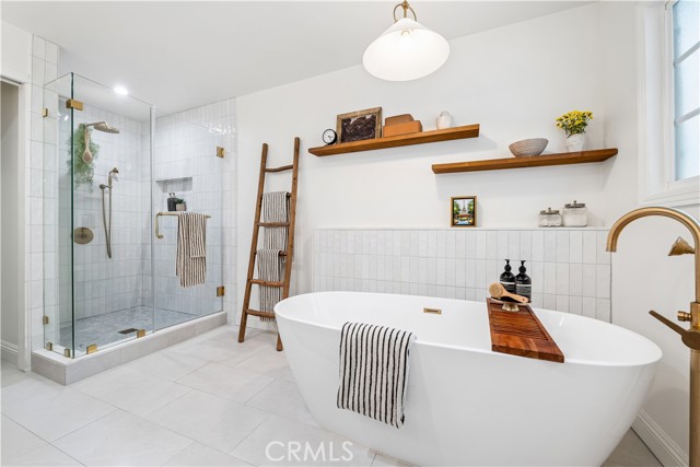 Detail Gallery Image 43 of 73 For 4590 Ensenada Dr, Woodland Hills,  CA 91364 - 3 Beds | 2/1 Baths