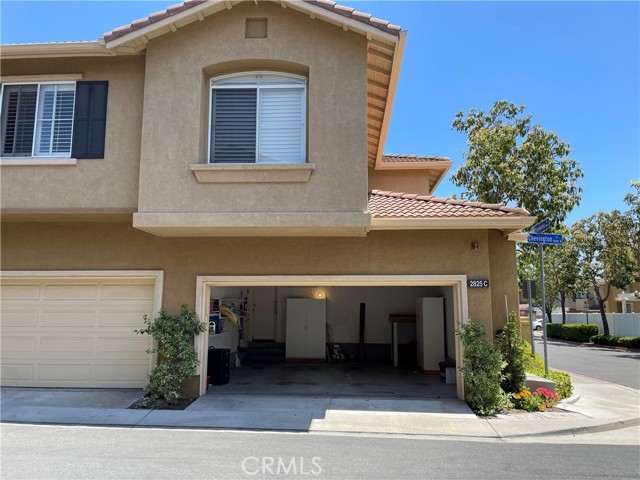 2825 N Chevington Court, Orange CA: https://media.crmls.org/medias/514701f2-cbe9-4f75-8c31-3a89da96b2da.jpg