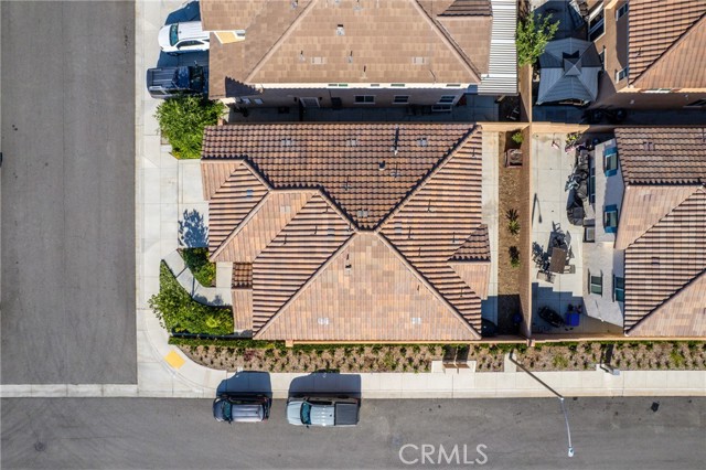 691 Lourdes Lane, Rialto CA: https://media.crmls.org/medias/51473db4-313f-4044-a3b3-e374d1e3f662.jpg