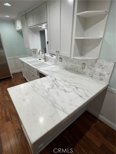 Detail Gallery Image 10 of 29 For 952 2nd. Street, Manhattan Beach,  CA 90266 - 5 Beds | 3 Baths