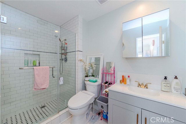 Detail Gallery Image 12 of 32 For 358 S Gramercy Pl #201,  Los Angeles,  CA 90020 - 2 Beds | 2 Baths