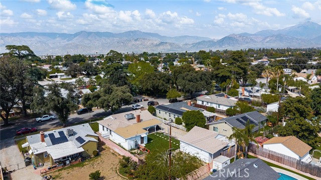 1326 Clock Avenue, Redlands CA: https://media.crmls.org/medias/5147cd2c-bf0f-4634-a9f7-8b00d93842f8.jpg