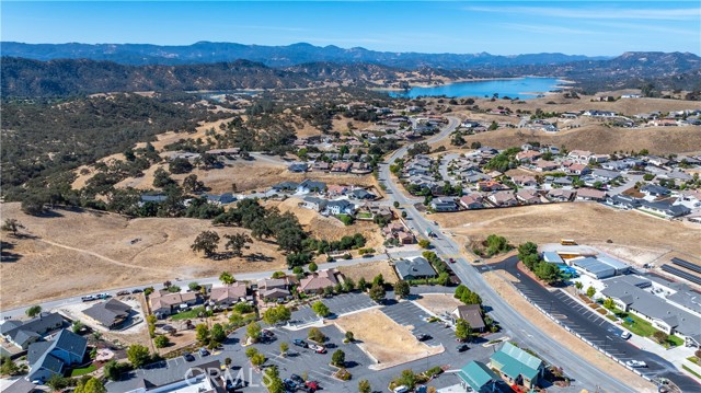 2265 Holly Drive, Paso Robles CA: https://media.crmls.org/medias/5147ff40-2242-4887-a777-b2c68d4ff277.jpg