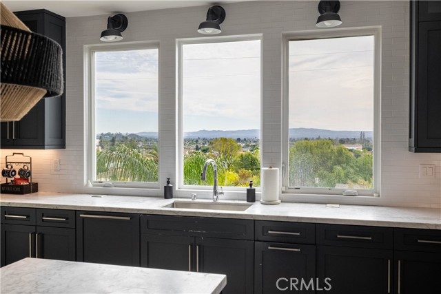 Detail Gallery Image 8 of 68 For 18804 Winnwood, Santa Ana,  CA 92705 - 5 Beds | 5 Baths