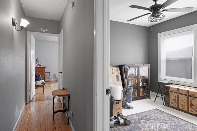 1040 E 67th Street, Long Beach CA: https://media.crmls.org/medias/51486e6f-b969-46aa-aa3e-d993c85281eb.jpg