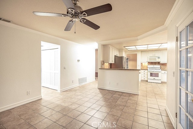 Detail Gallery Image 23 of 54 For 39822 Barcelona, Murrieta,  CA 92562 - 3 Beds | 2/1 Baths