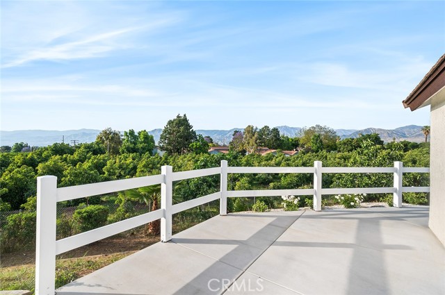 1563 Gary Lane, Redlands CA: https://media.crmls.org/medias/5148daa9-ea7f-4e93-99de-74d9bd6e2d4c.jpg