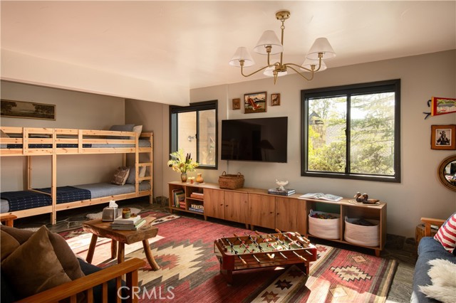 942 Lake Edge, Lake Arrowhead, CA 92352