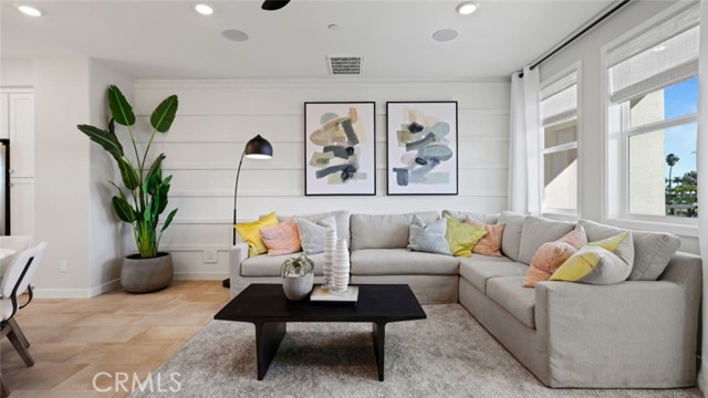 Detail Gallery Image 9 of 30 For 1637 W Lincoln Ave #104,  Anaheim,  CA 92801 - 3 Beds | 2/1 Baths
