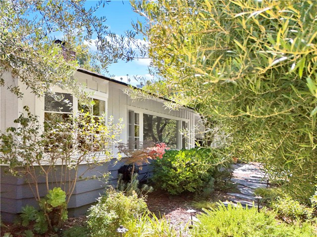 Detail Gallery Image 58 of 59 For 18090 Karen Dr, Encino,  CA 91316 - 4 Beds | 2/1 Baths