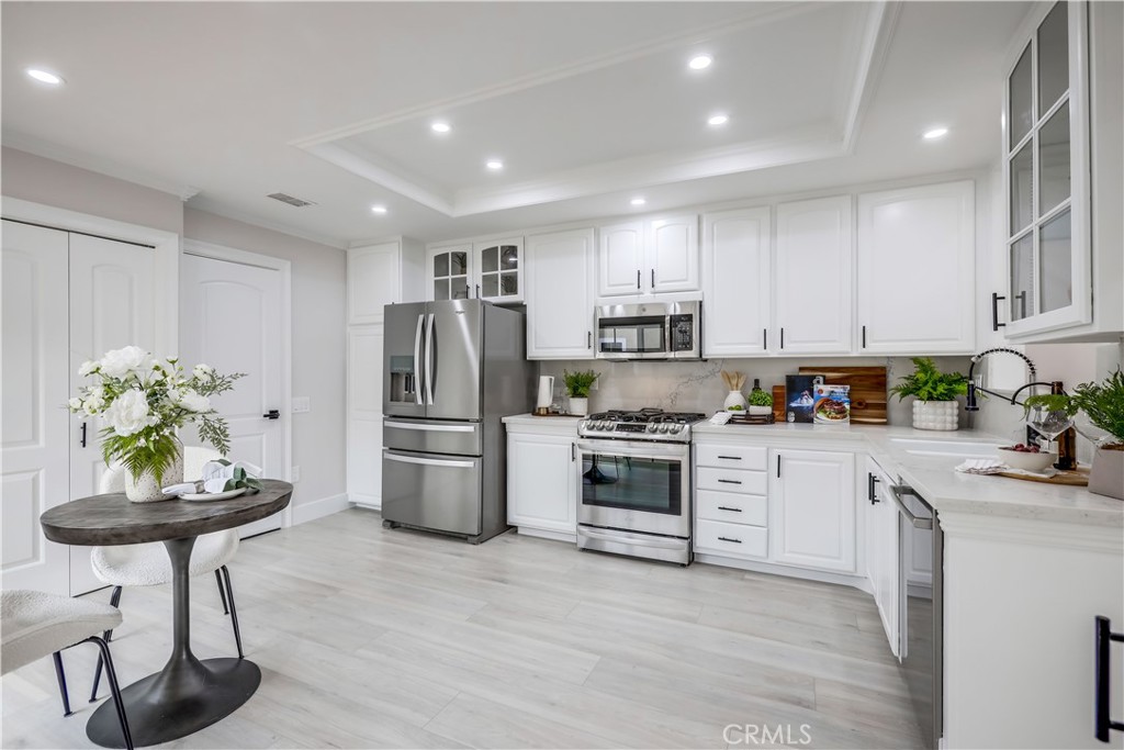 514a553f E6eb 41eb 8d38 24578cc139be