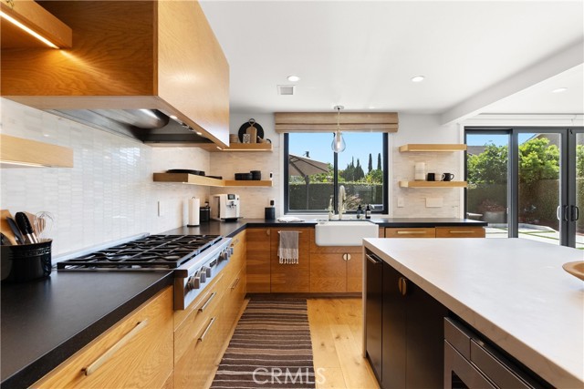 20 Whistling Isle, Irvine CA: https://media.crmls.org/medias/514b141e-5b59-4df2-bacb-d851489a99da.jpg